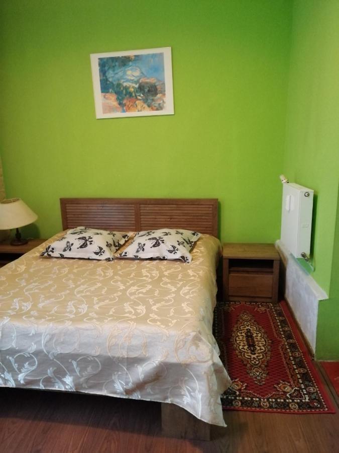 Hotel Rares Botoşani Extérieur photo