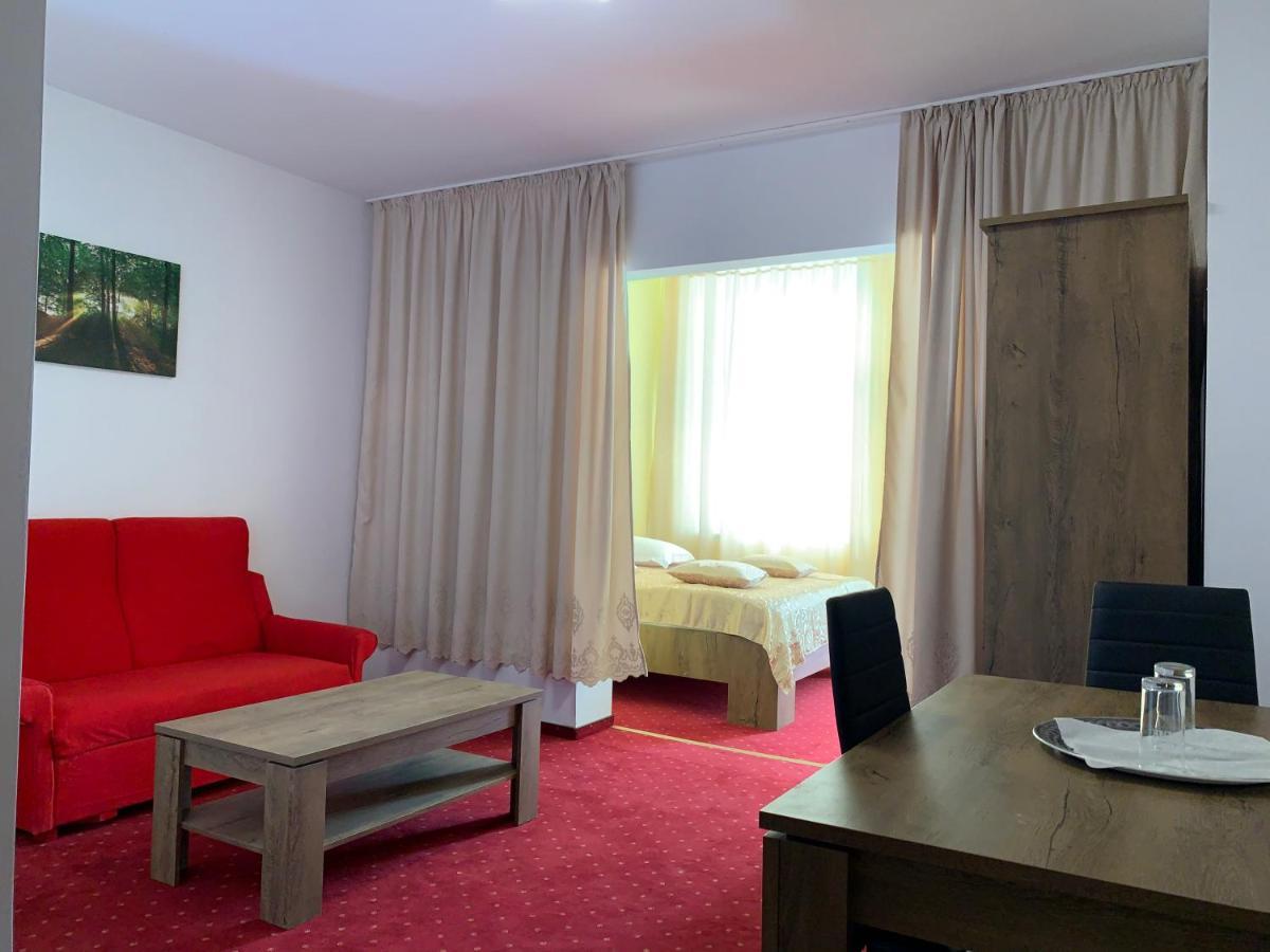 Hotel Rares Botoşani Extérieur photo